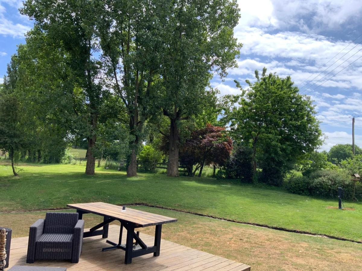 Welcoming And Peaceful Bed And Breakfast Fougerolles-du-Plessis Exterior foto