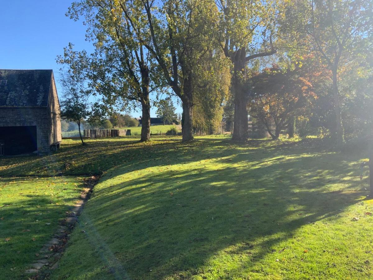 Welcoming And Peaceful Bed And Breakfast Fougerolles-du-Plessis Exterior foto