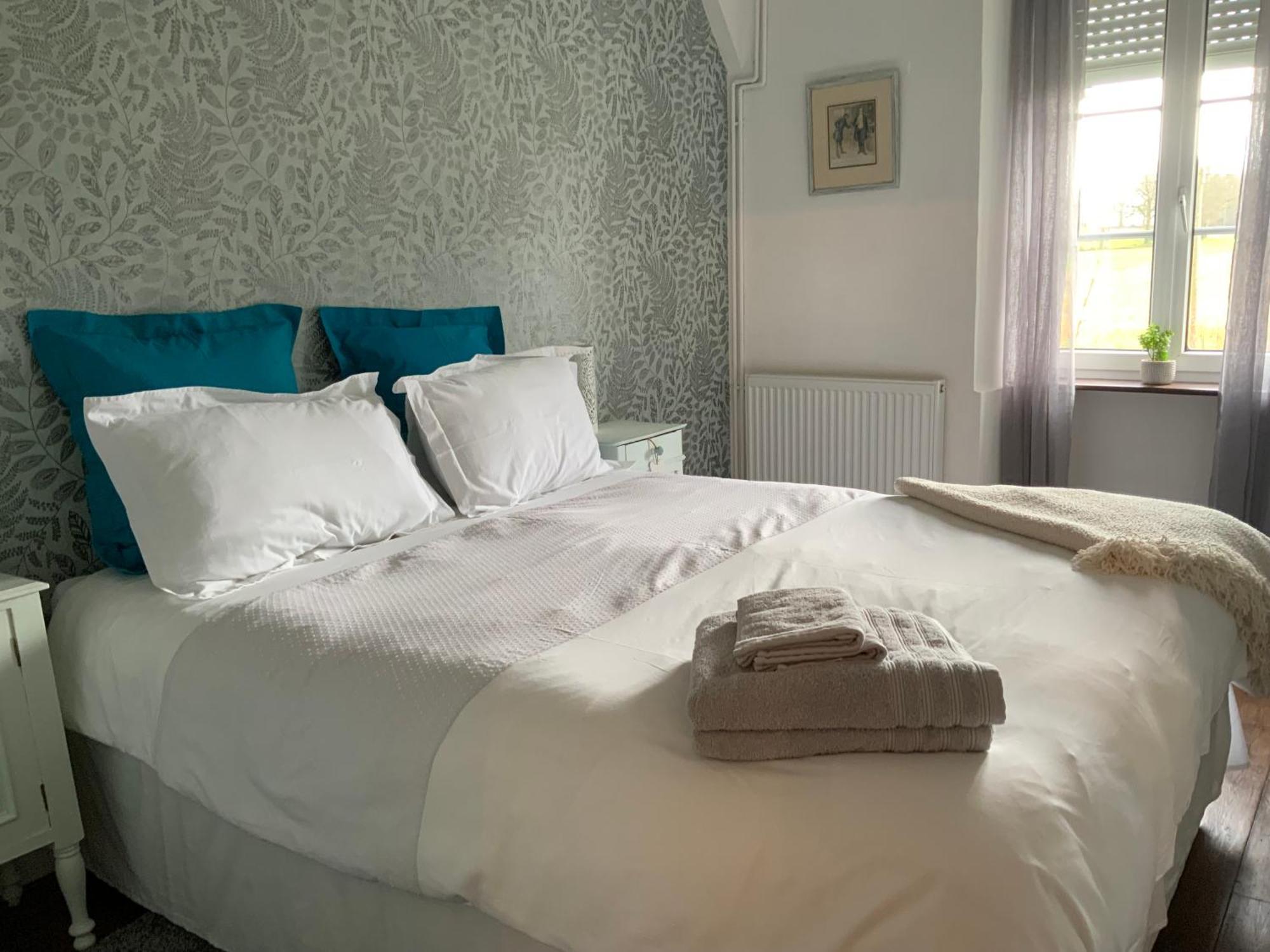 Welcoming And Peaceful Bed And Breakfast Fougerolles-du-Plessis Exterior foto