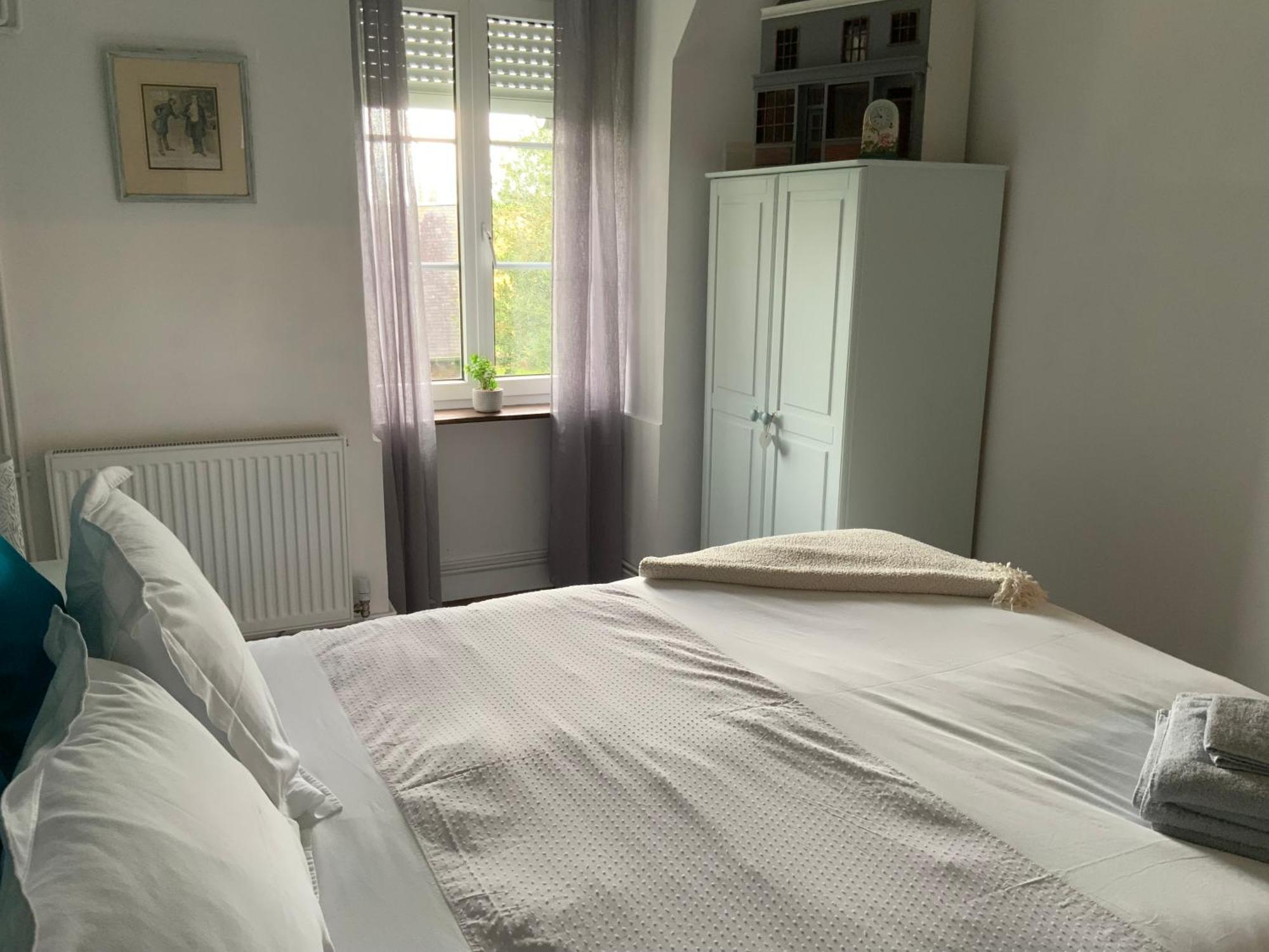 Welcoming And Peaceful Bed And Breakfast Fougerolles-du-Plessis Exterior foto
