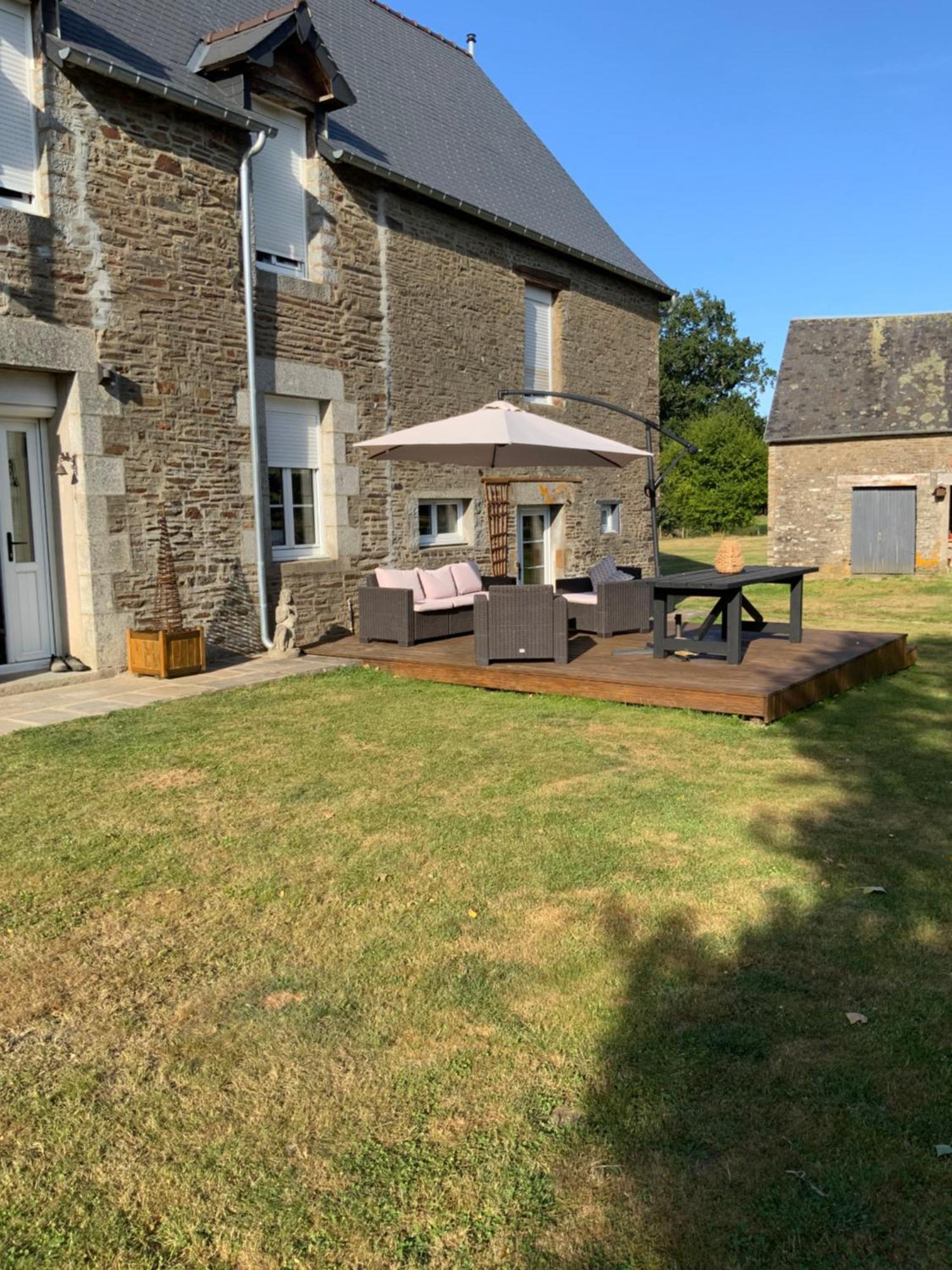 Welcoming And Peaceful Bed And Breakfast Fougerolles-du-Plessis Exterior foto