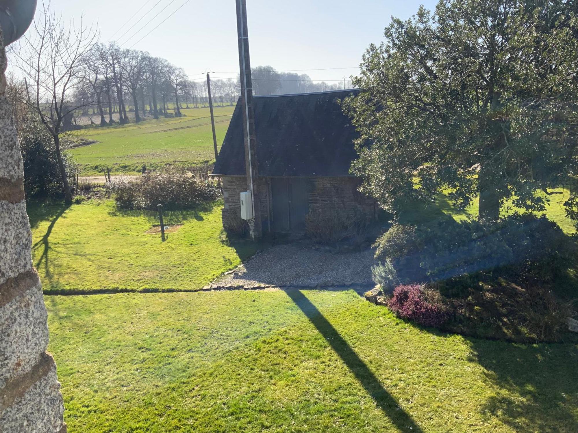 Welcoming And Peaceful Bed And Breakfast Fougerolles-du-Plessis Exterior foto