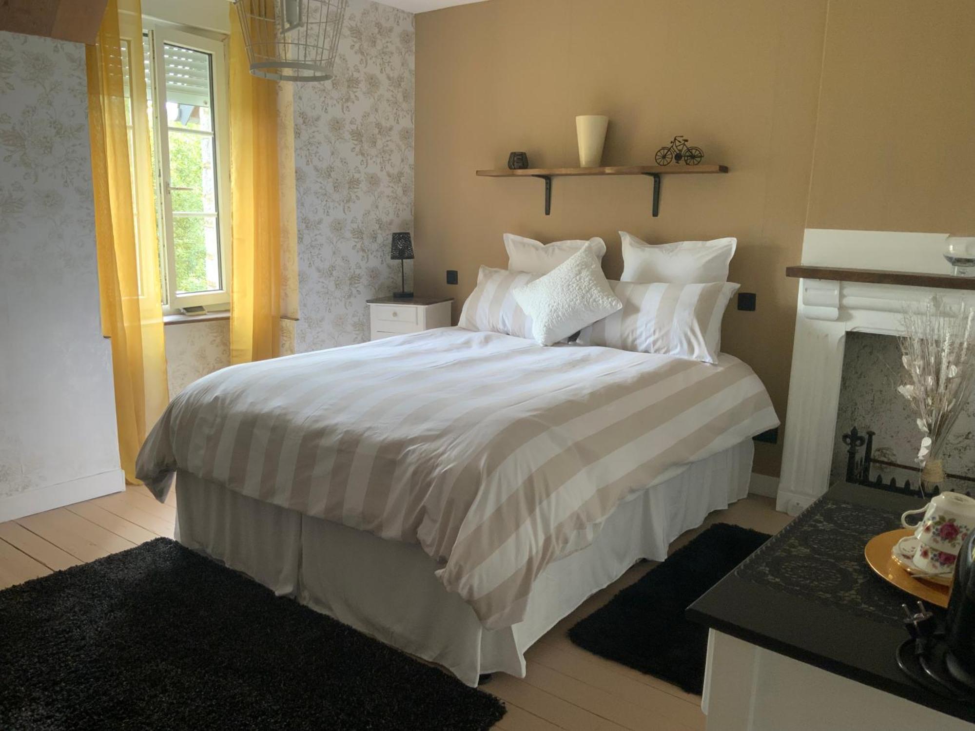 Welcoming And Peaceful Bed And Breakfast Fougerolles-du-Plessis Exterior foto