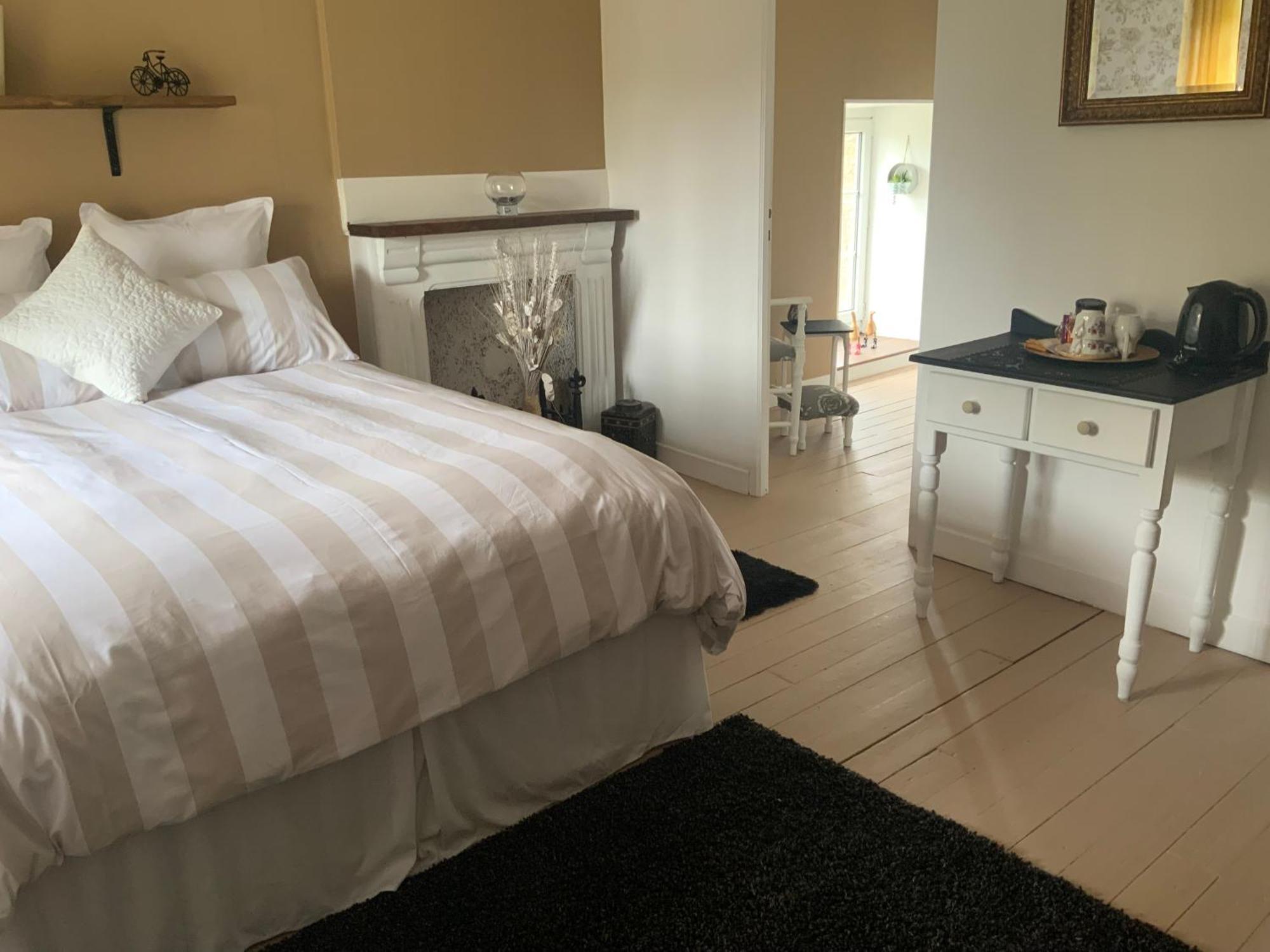 Welcoming And Peaceful Bed And Breakfast Fougerolles-du-Plessis Exterior foto